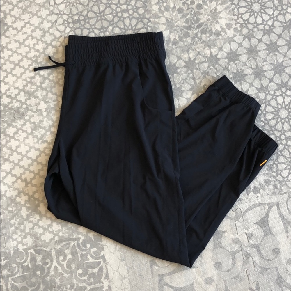 Lucy ‘do everything’ black elastic ankle jogger